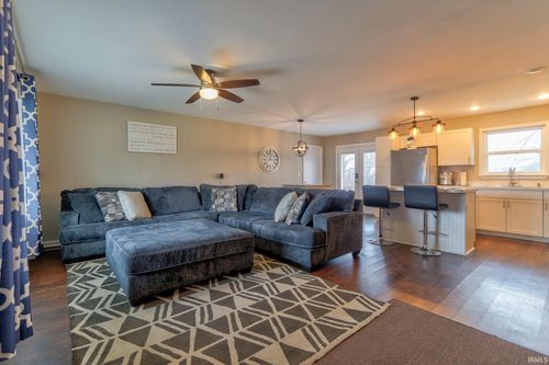 5721 Twickingham Dr, Evansville, IN, 47711-2072 | Card Image