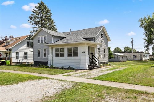505 E Elm St, Fairbury, IL, 61739-1319 | Card Image
