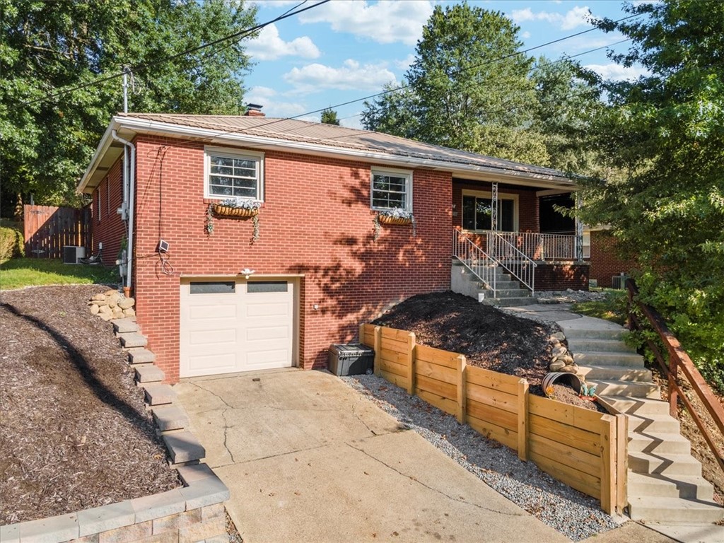 4th St, Baden, PA 15005