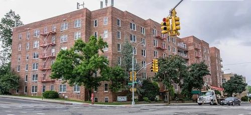 apt-3h-241 Northern Blvd, Little Neck, NY, 11362-1015 | Card Image