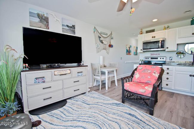 A-15 - 650 Cedar Point Blvd, Condo with 1 bedrooms, 1 bathrooms and null parking in Cedar Point NC | Image 6