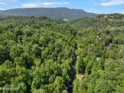 29 Black Walnut Flats Rd, Sevierville, TN, 37862 | Card Image