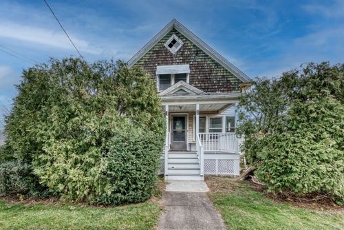 212 Maple Hill Ave, Newington, CT, 06111-2725 | Card Image