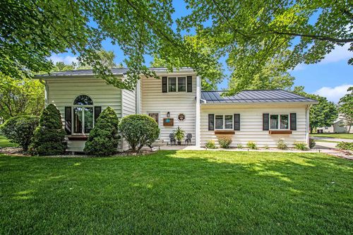 1116 Beechwood Dr, Nappanee, IN, 46550-1128 | Card Image