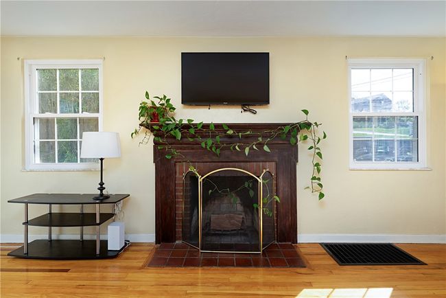 Living Room Fireplace | Image 7