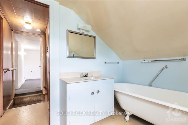 66 Augusta St, House other with 3 bedrooms, 2 bathrooms and 2 parking in South Dundas ON | Image 16