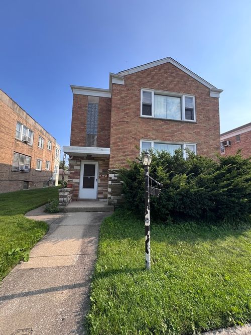 10309 Chaucer St, Westchester, IL, 60154-3507 | Card Image