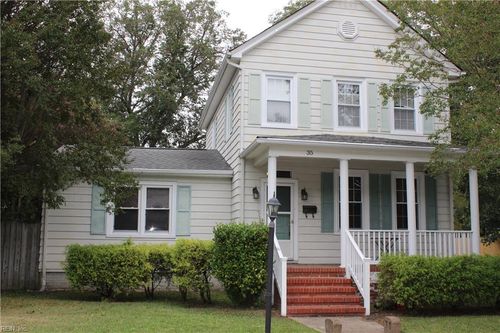 35 Taylor Ave E, Hampton, VA, 23663-1611 | Card Image