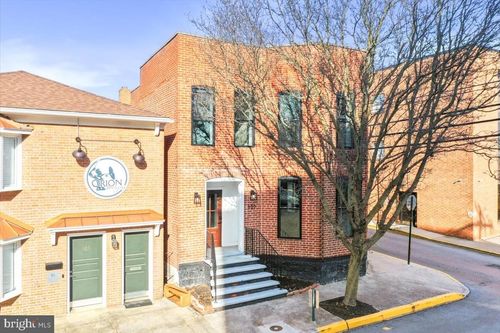 127 E King St, Martinsburg, WV, 25401-4205 | Card Image
