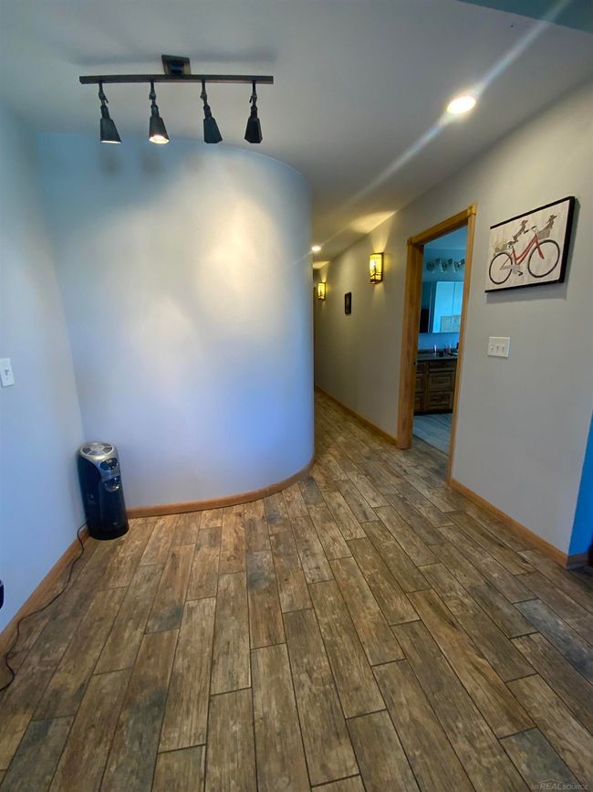 50171216-4a20fe9b-66ef-44e4-bd38-0f6cd9e8f245.JPG | Image 22