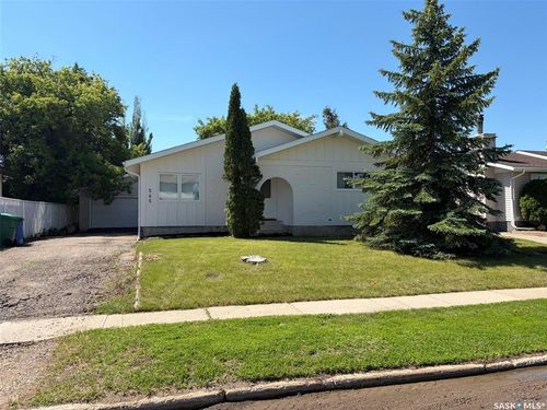 565 32nd St W, Prince Albert, SK, S6V6B7 | Card Image