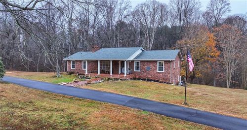 1984 Austin Little Mountain Rd, Ronda, NC, 28670-8903 | Card Image