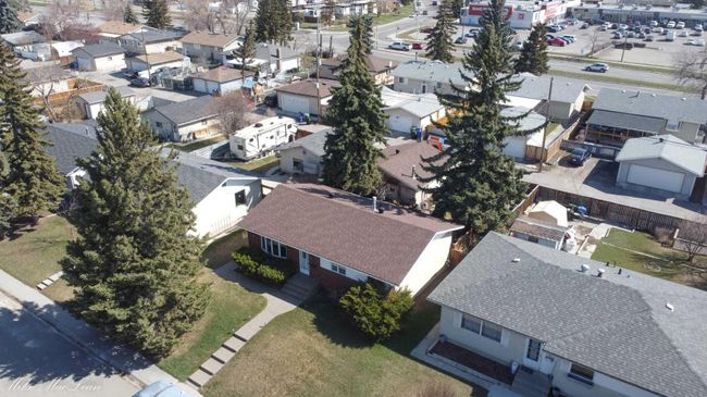 104 Marbrooke Circle Ne, Home with 3 bedrooms, 2 bathrooms and 2 parking in Calgary AB | Image 3