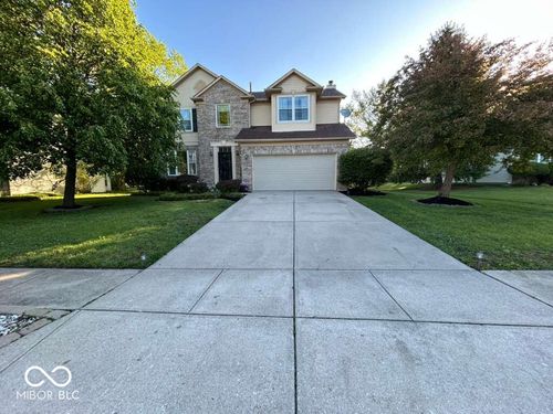 5400 Wakefield Drive S, Greenwood, IN, 46142 | Card Image