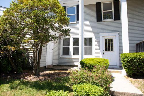 3-3 Valley Forge Ct, Ridge, NY, 11961 | Card Image