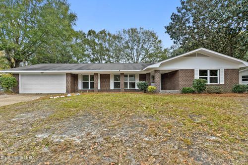 6104 Gruich Cir, Ocean Springs, MS, 39564-2706 | Card Image