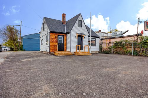 {{alt}} | Card Image