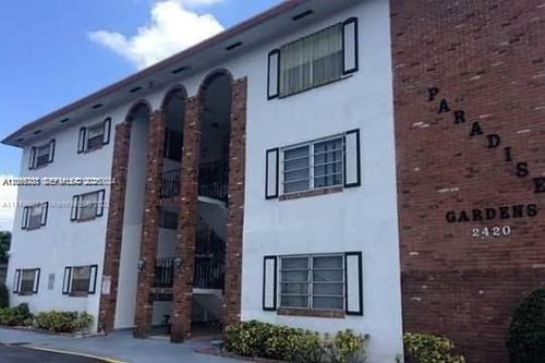 202-2420 Johnson St, Hollywood, FL, 33020-3945 | Card Image