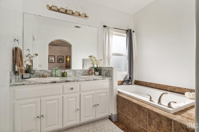 605 Cornelia St, House other with 4 bedrooms, 2 bathrooms and null parking in Wasco CA | Image 30