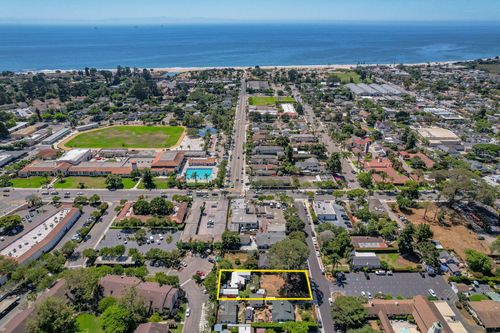 1090 Vallecito Rd, Carpinteria, CA, 93013-2448 | Card Image