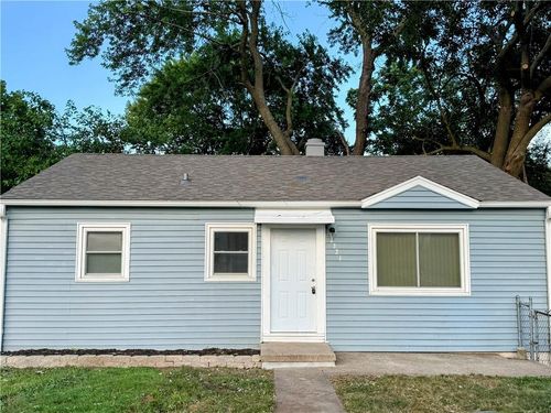 2321 Englewood Ct, Independence, MO, 64052-3611 | Card Image