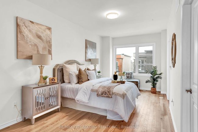 87 Inverary Cres, House attached with 3 bedrooms, 3 bathrooms and 1 parking in Vaughan ON | Image 17