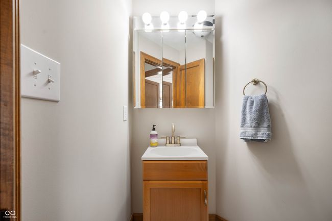 bathroom featuring vanity | Image 21