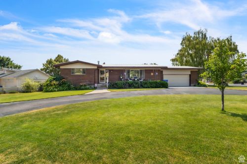 982 Orchard Dr, River Heights, UT, 84321-5645 | Card Image