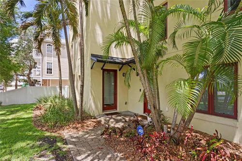 512 S Glen Ave, TAMPA, FL, 33609-3022 | Card Image