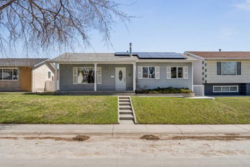 320 Whiteview Rd Ne, Calgary, AB, T1Y1P8 | Card Image