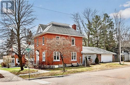 402 Christie St, Pembroke, ON, K8A4R9 | Card Image