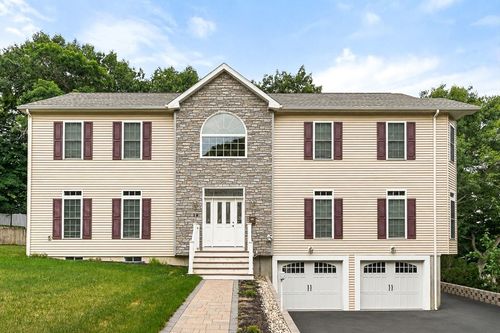 18 Grant Rd, Winchester, MA, 01890-1017 | Card Image