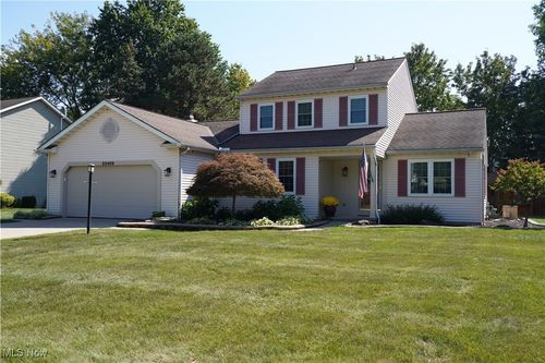 33409 Chatham Dr, Avon Lake, OH, 44012-1487 | Card Image
