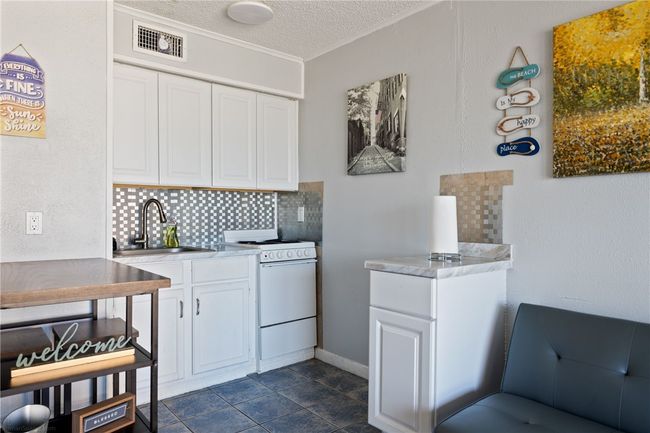 Kitchen | Image 10