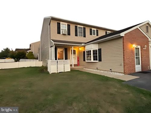 204 Lighthouse Dr, JONESTOWN, PA, 17038-8953 | Card Image