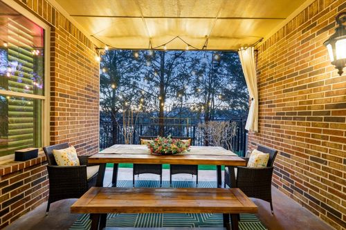 13641 Cobblestone Dr, Farmers Branch, TX, 75244-8111 | Card Image