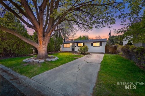 205 Meyer Ave, Nampa, ID, 83686-7343 | Card Image