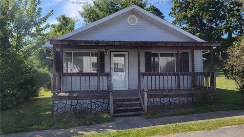 319 Mansion St, Hamlin, WV, 25523-1411 | Card Image