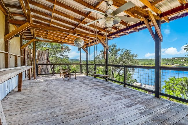 19745 Lakehurst Loop, House other with 2 bedrooms, 2 bathrooms and null parking in Spicewood TX | Image 27