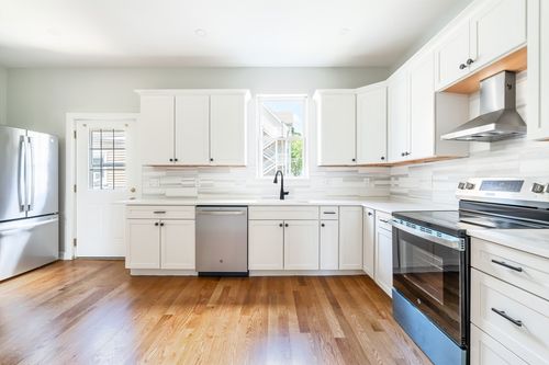 39 Mount Pleasant St, Somerville, MA, 02145-3311 | Card Image