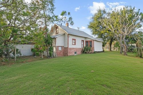 201 W Washington St, MINNEOLA, FL, 34715-5578 | Card Image