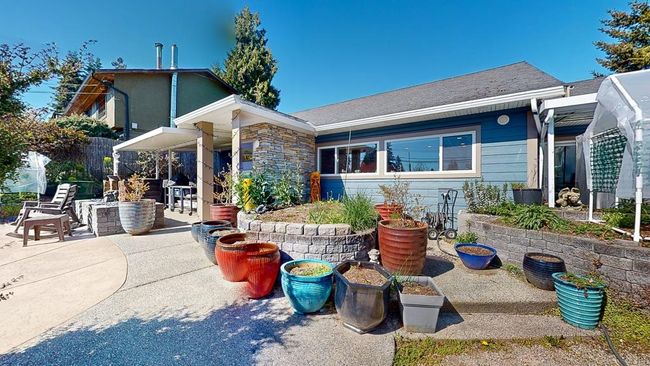 6166 Norwest Bay Road, House other with 3 bedrooms, 2 bathrooms and 3 parking in Sechelt BC | Image 2
