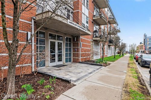 207-66 Winder St, Detroit, MI, 48201-3129 | Card Image