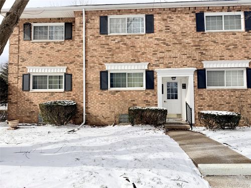 36-611 E Fox Hills Dr, Bloomfield Hills, MI, 48304-1341 | Card Image