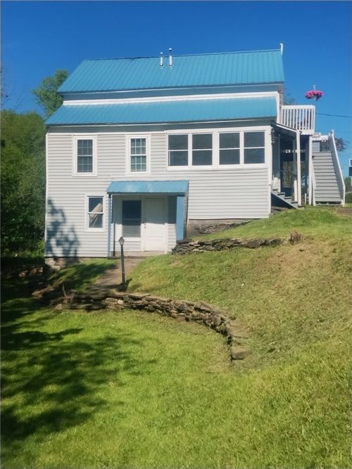 61 West St, New Berlin, NY, 13411-2821 | Card Image