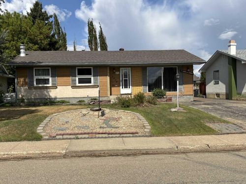 9618 81 Avenue, Peace River, AB, T8S1A7 | Card Image