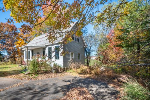 3056 Indian Valley Rd Nw, Radford, VA, 24141-6823 | Card Image