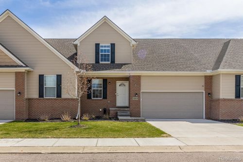 13819 Christina Ln, Van Buren Twp, MI, 48111-2075 | Card Image
