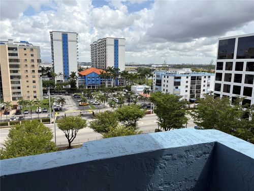 ph1-5050 Nw 7th St, Miami, FL, 33126-3441 | Card Image