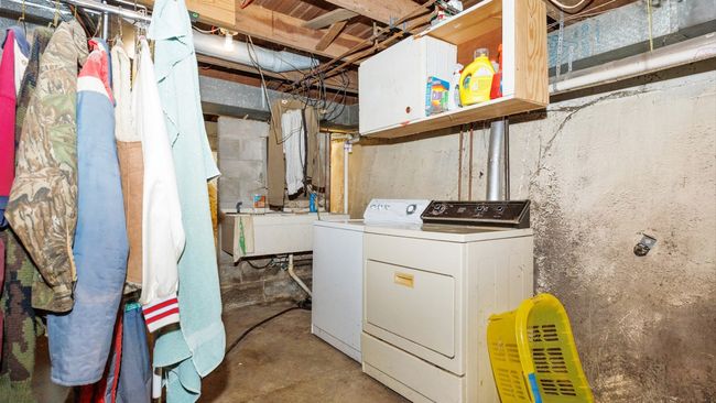 24410 N 1750 East Rd, House other with 2 bedrooms, 1 bathrooms and 4 parking in Hudson IL | Image 18